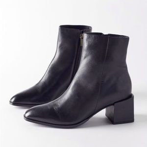 Seychelles Siesta Black Ankle Boots